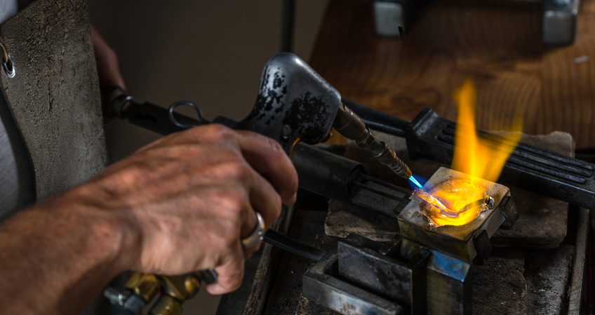 Técnico en Moldeado y Fundición de Objetos de Orfebrería, Joyería y Bisutería