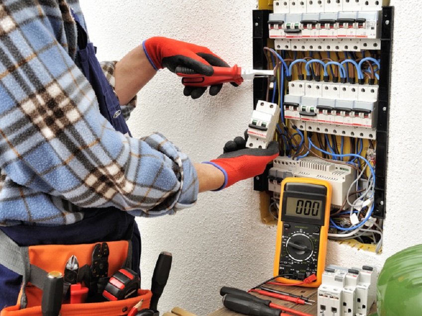 Técnico en Instalaciones Eléctricas y Automáticas