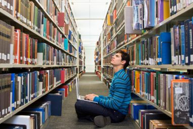 ¿Qué debes hacer para que te admitan en un centro?