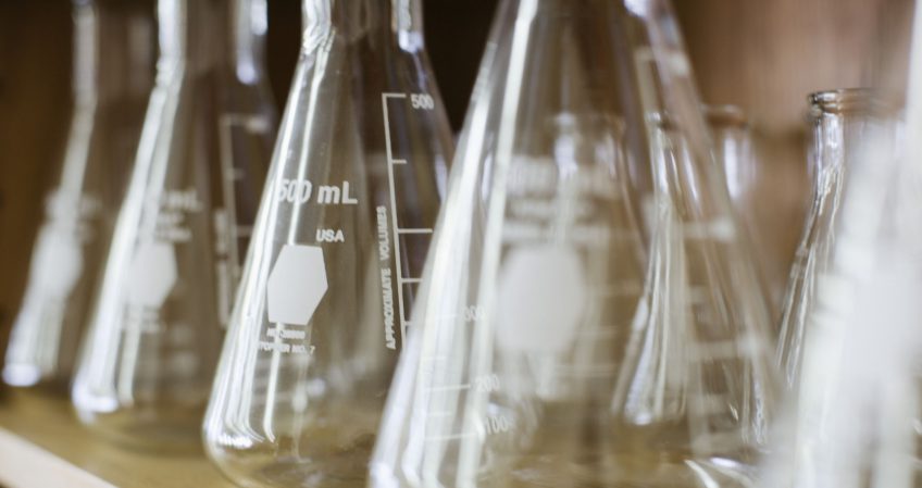 Técnico en Laboratorio de Análisis y Control de Calidad