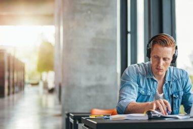 Diferénciate y empieza a estudiar un máster en inglés