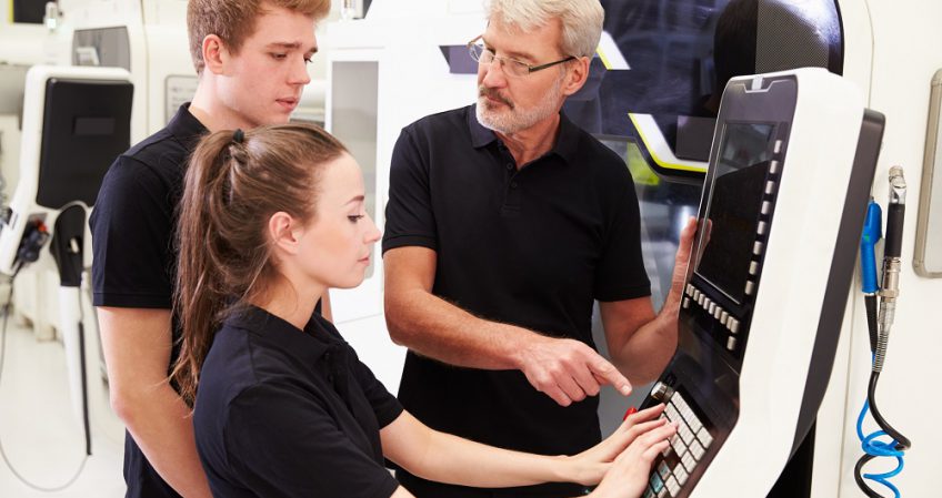 ¿Qué diferencia la Formación Profesional dual de las prácticas tradicionales en las empresas?