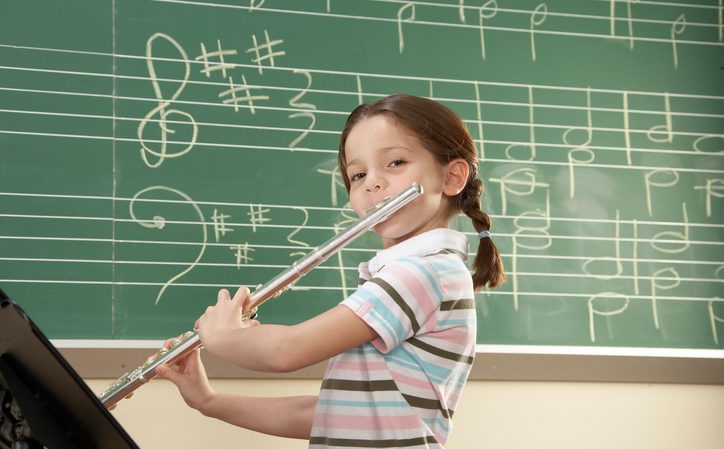 Profesor de música, aprendizaje con ritmo