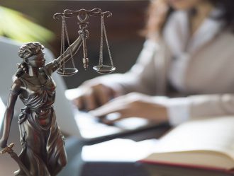 ¿Qué hace un agente judicial y cómo te puedes preparar?