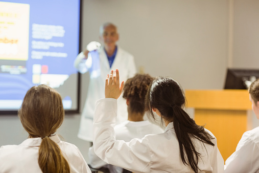 Conoce las 10 mejores Universidades de España para estudiar medicina