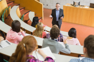 ¿Por qué es mejor estudiar un máster presencial?