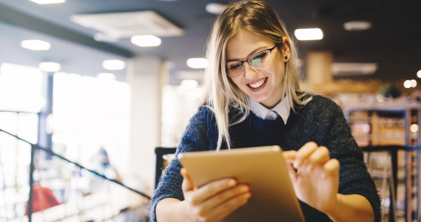 Estudiante solicitando una beca para financiar su postgrado