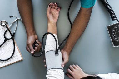 ¿Qué oposiciones estudiar si eres del sector sanitario?