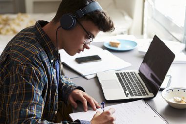 Música para estudiar y concentrarse: cómo elegir la más adecuada