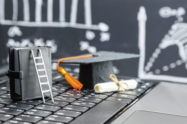 ¿Es posible hacer un doctorado mientras trabajas?