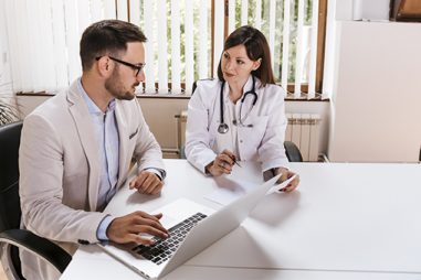 ¿Cómo ser empleado público en España?: Caminos para conseguirlo