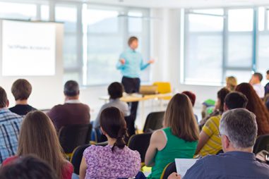 Cómo elegir entre cursar un FP o una carrera universitaria