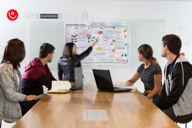 La tasa de actividad de los estudiantes graduados en Mondragon Unibertsitatea es del 97%