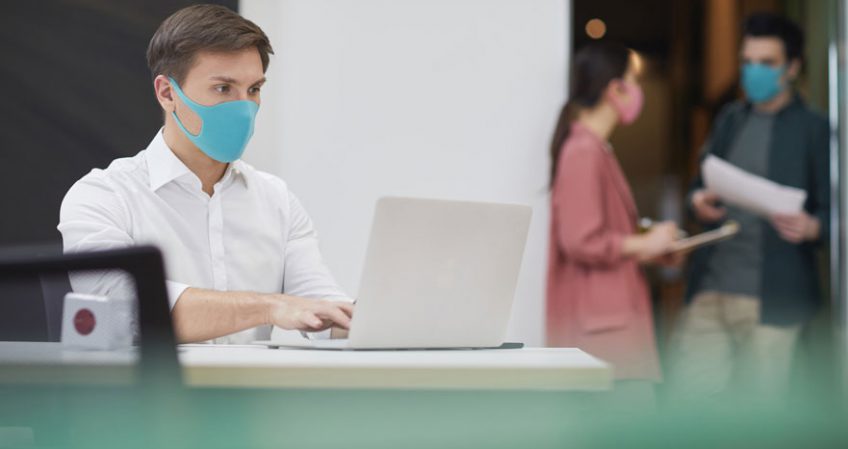 ¿Hay que hacer oposiciones para ser personal laboral?