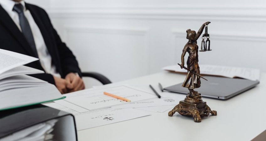 Funciones de un notario y cómo prepararse para serlo