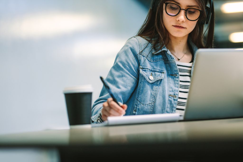 Estudiante preparándose para la futura selectividad