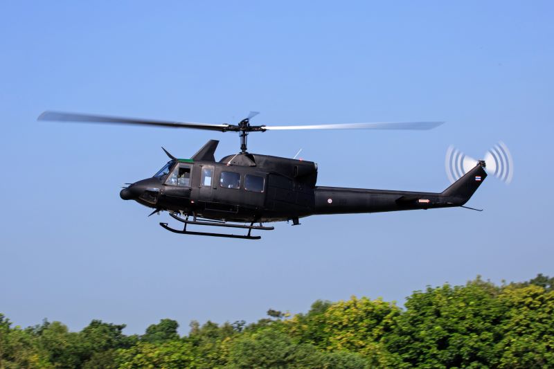 Helicóptero realizando aterrizaje para su mantenimiento