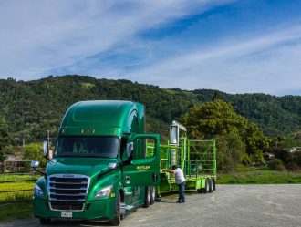 Requisitos y formación para ser conductor profesional de camiones en España