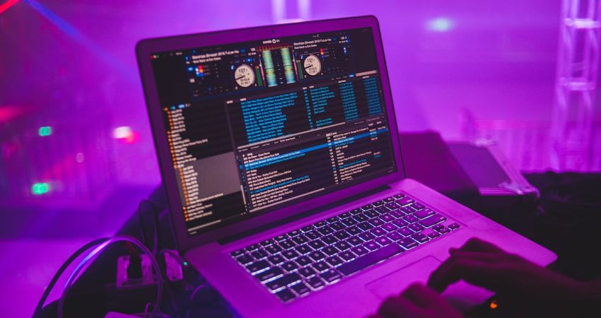 ¿Cuál es el trabajo de un productor musical y diseñador de sonido para videojuegos?