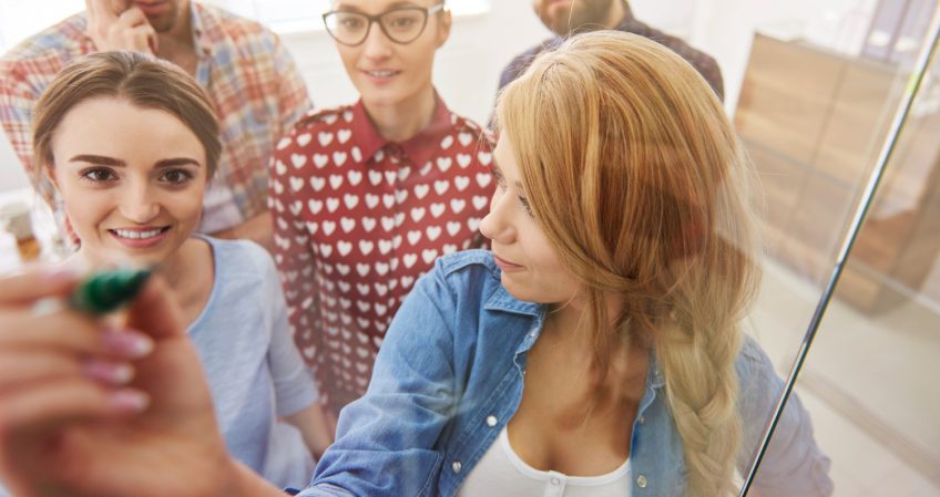 8 habilidades que todo estudiante necesita para destacar en el mundo laboral