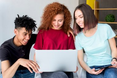 Tu futuro profesional empieza aquí: prácticas con ayuda al estudio y formación en Talentoteca