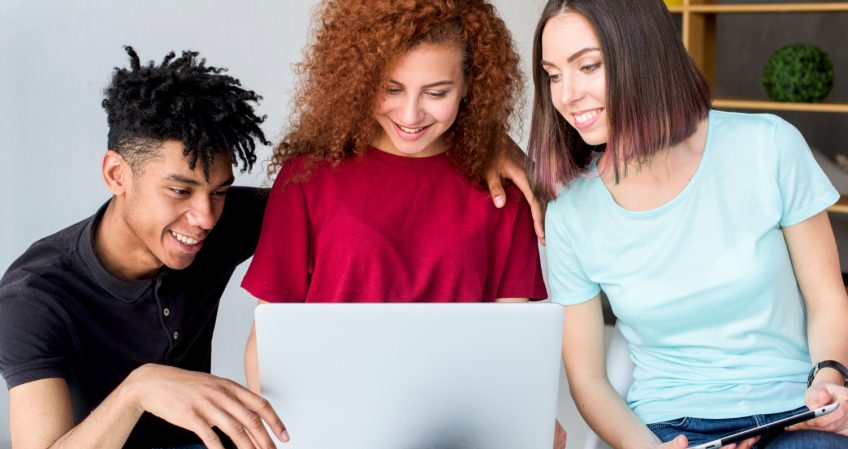 Tu futuro profesional empieza aquí: prácticas con ayuda al estudio y formación en Talentoteca